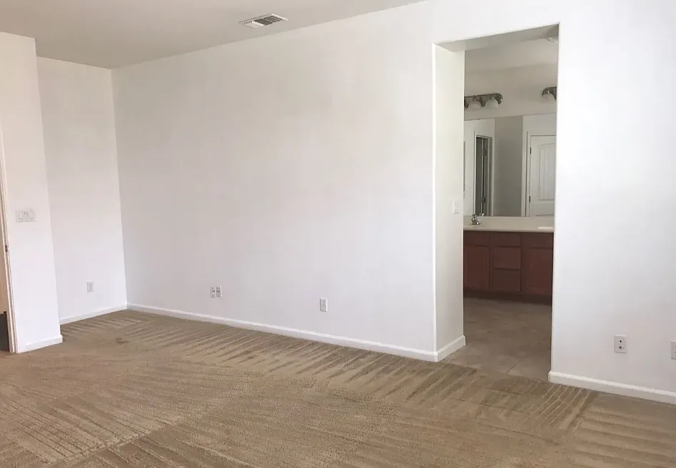 4 bed, 1946 sqft, $3,100 — Photo 2