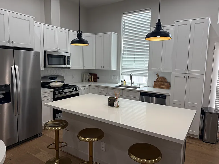 5229 Hillman St #E — Photo 12