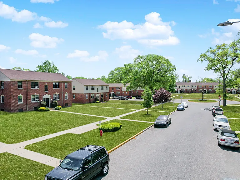 Park Towne Apartments LLC — Photo 20