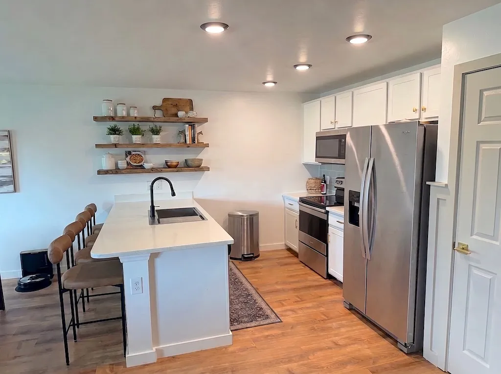 4 bed, 1499 sqft, $2,400 — Photo 3
