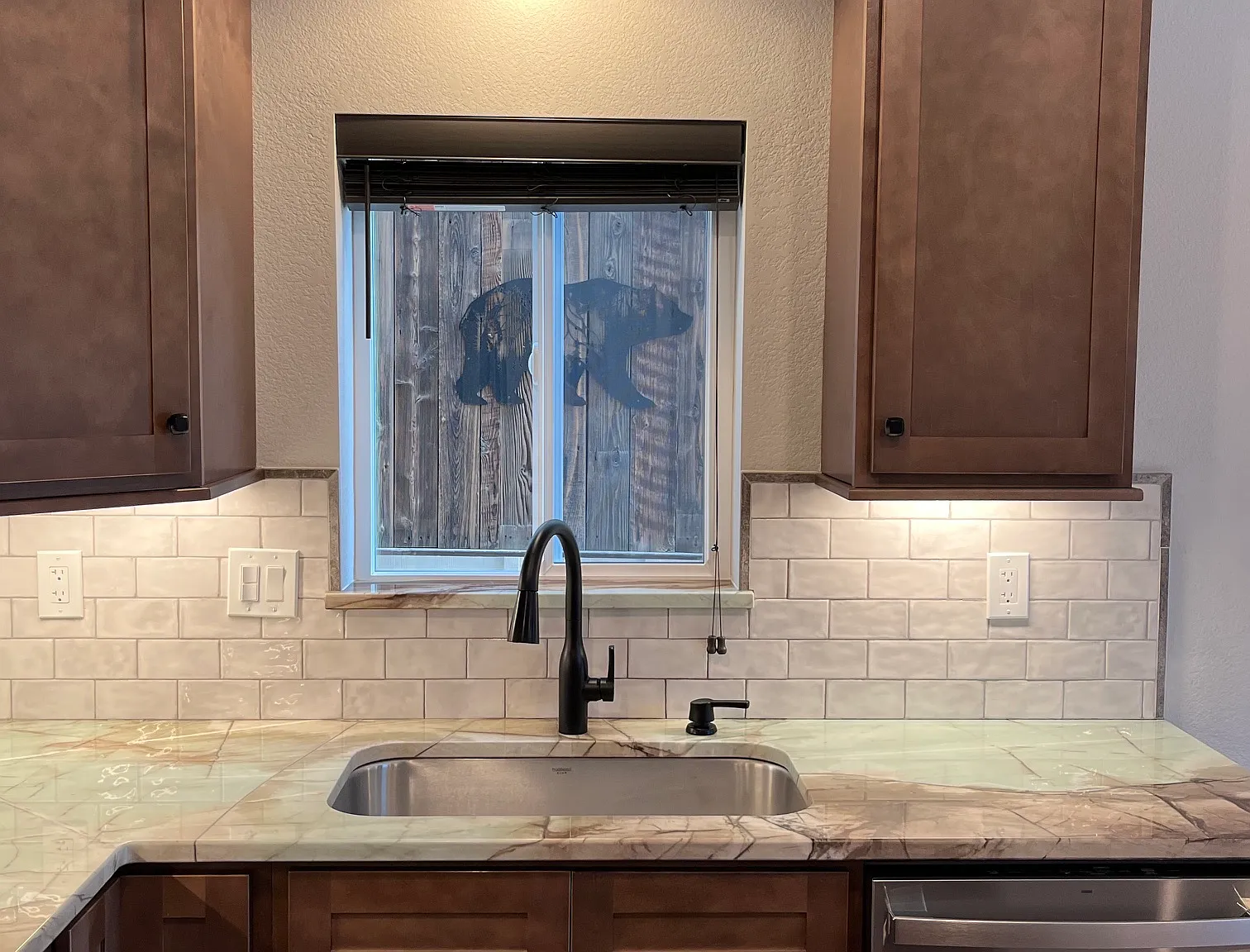 3 bed, 2.5 bath, 1596 sqft, $2,995 — Photo 4