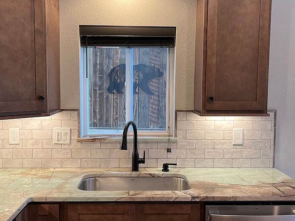 5th image of 520 W 4th St Unit 2