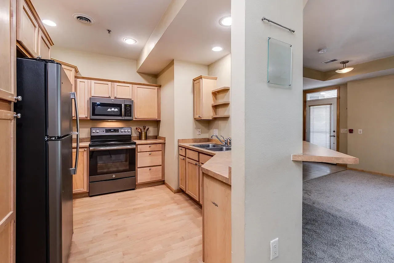 2 bed, 1462 sqft, $2,400 — Photo 3