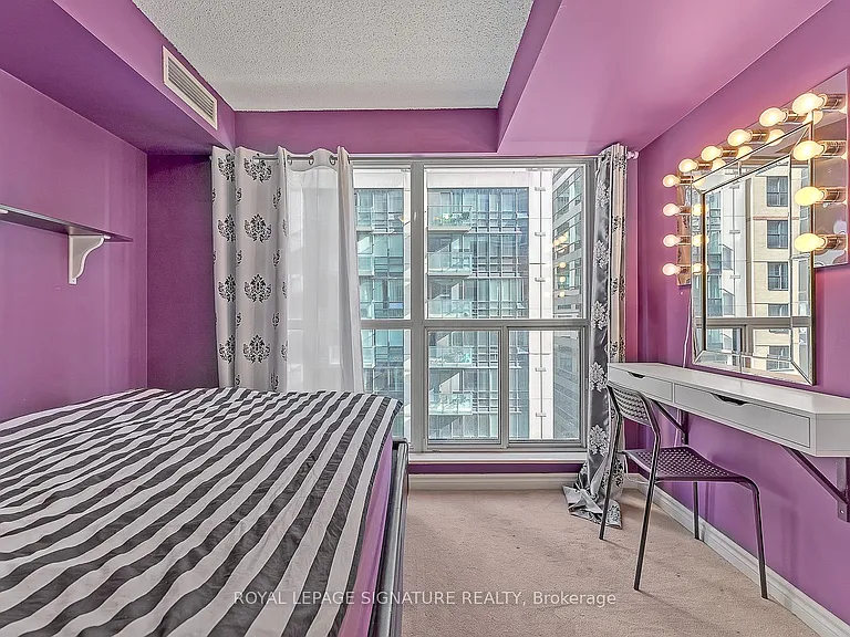 270 Wellington St W #710 — Photo 11