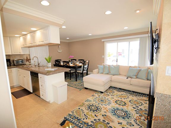 4th image of 215 33rd St #A