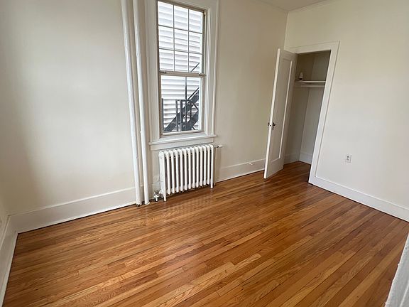 4th image of 41 Jeanette St Unit 5