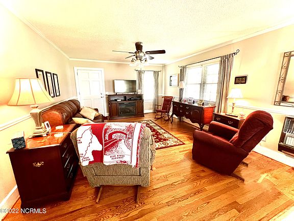 4th image of 4955 Washington St
