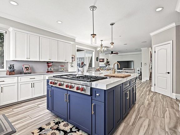 4th image of 2130 Periwinkle Dr