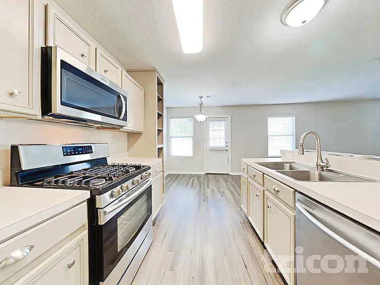3239 Dartmouth Field Ln — Photo 7