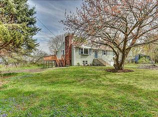 57 Shoreline Ter, Portsmouth, RI 02871