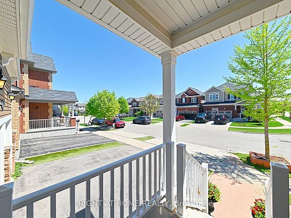 3rd image of 292 Falling Green Cres