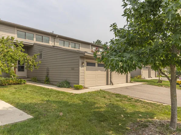 765 Peninsula Ct, Ann Arbor, MI 48105