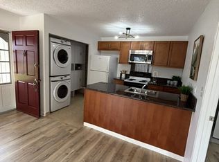 94-1074 Paawalu St APT P12, Waipahu, HI 96797