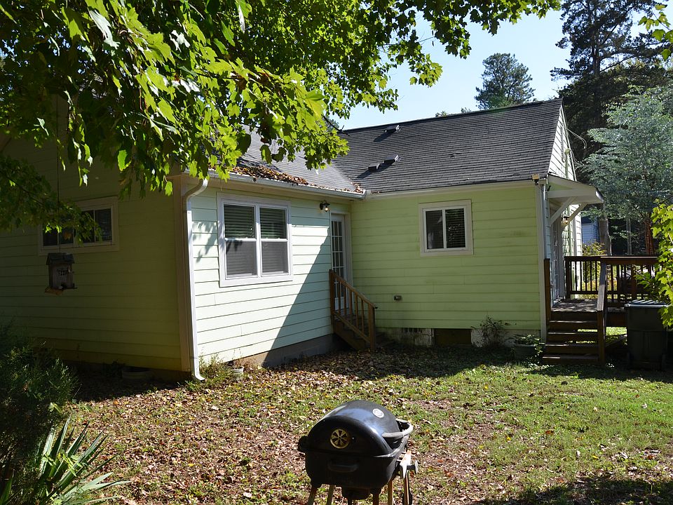 2nd image of 707 Van Buren Rd