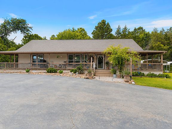 3rd image of 758 SE County Road 4265