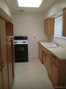 4th image of 328 E 7th St