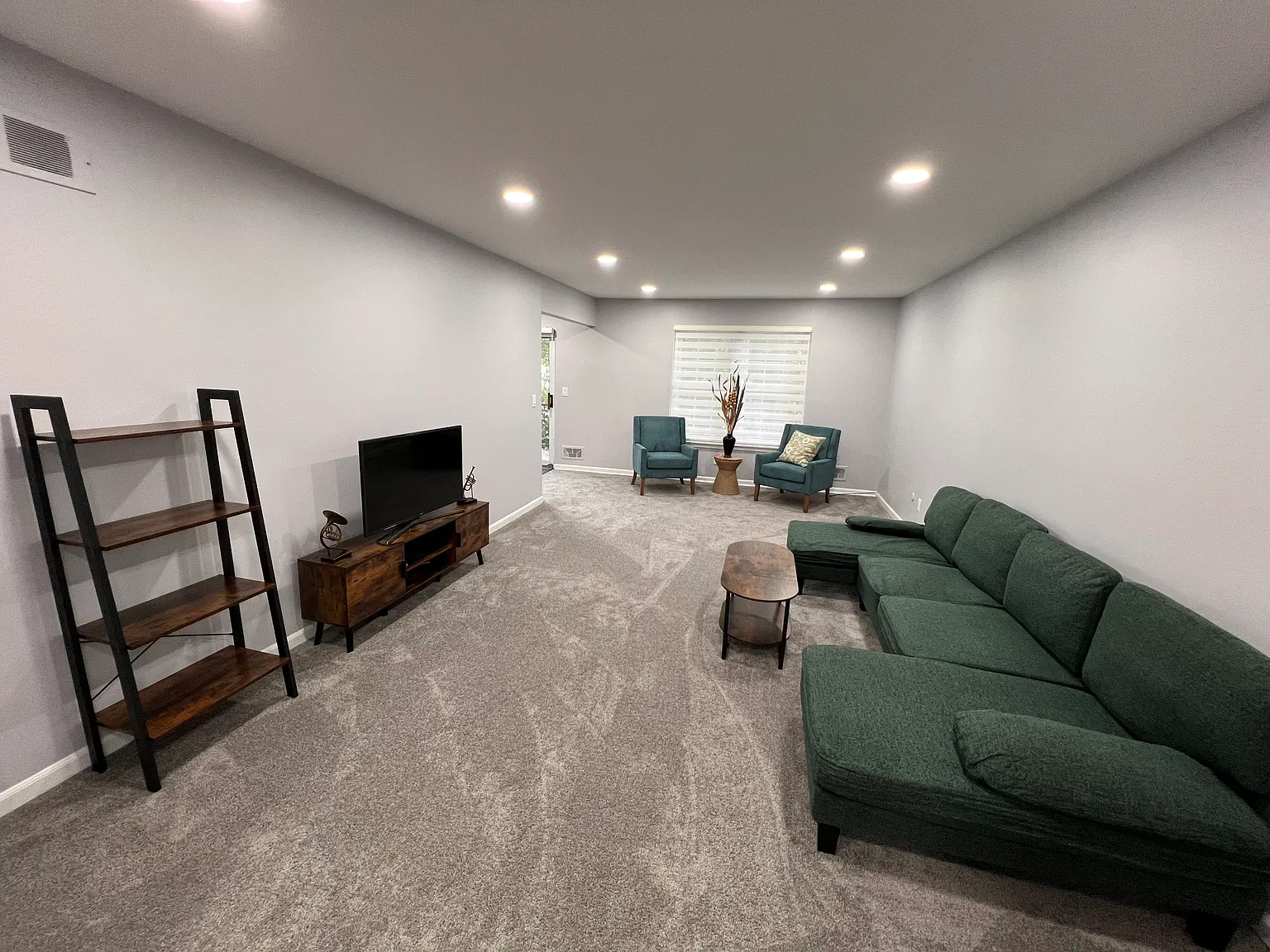 1 bed, 1190 sqft, $1,450 — Photo 3