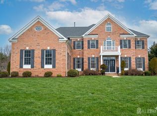 2 Rustic Ct, Monroe Township, NJ 08831