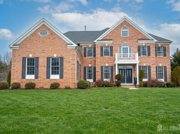 2 Rustic Ct, Monroe Township, NJ 08831