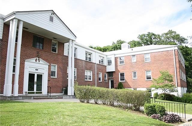 Recently renovated 2 bedroom rental in Harrison Commons.