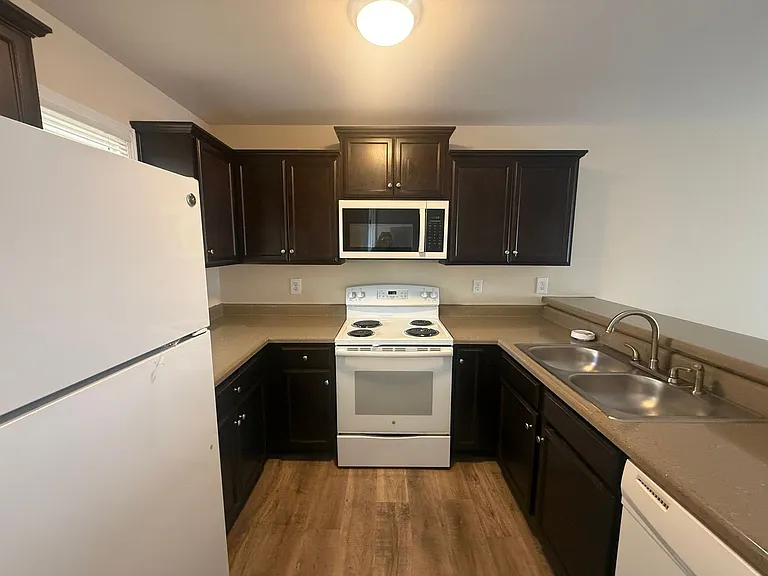 1656 Eagles Pl #H201 — Photo 5