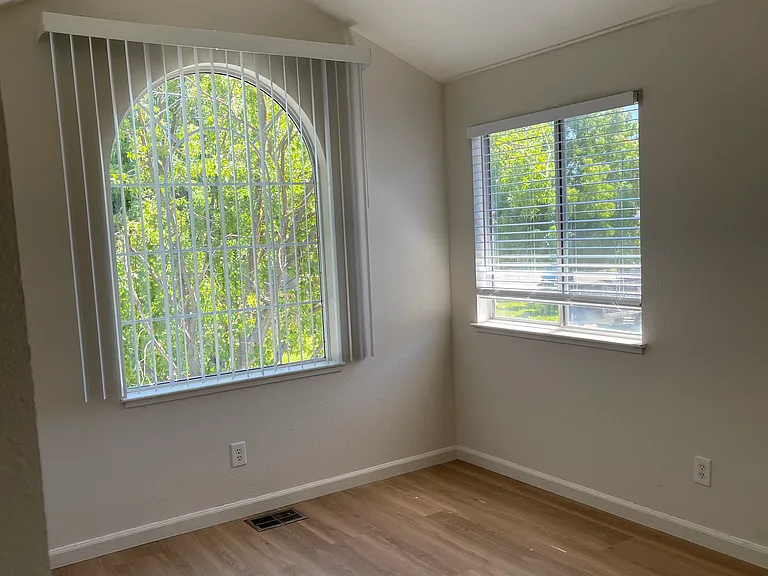 8795 Deer Creek Cir — Photo 15