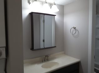 608 Kenneth Cir, Elgin, IL 60120