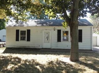 7102 Oak St, Davenport, IA