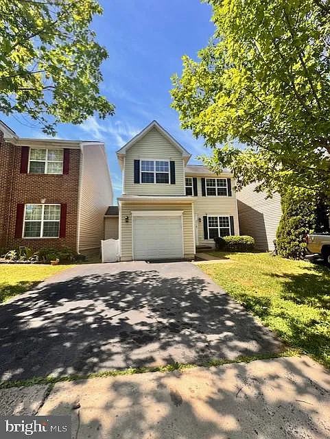 4 bed, 3.5 bath, 2361 sqft, $2,400 — Photo 1