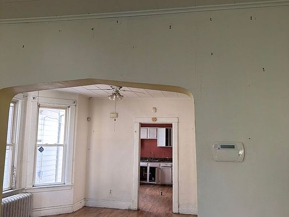 5th image of 29 W 109th Pl