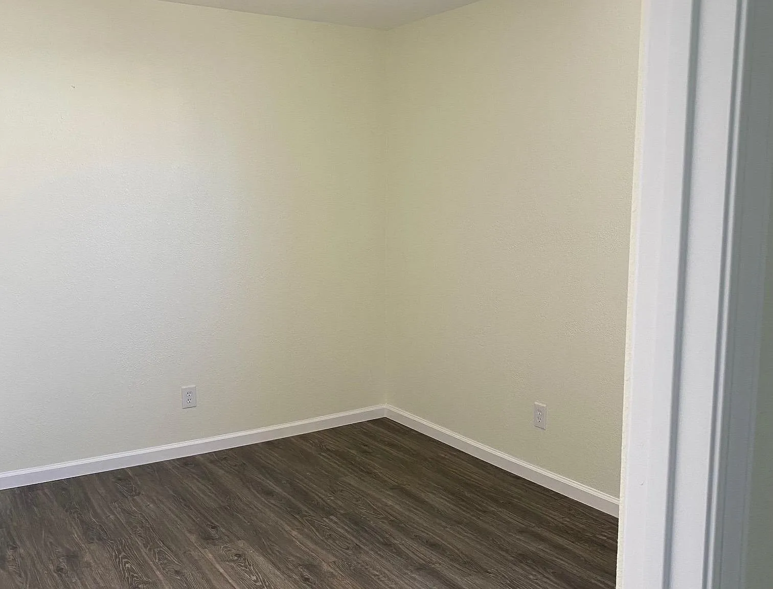 3 bed, 950 sqft, $2,800 — Photo 2