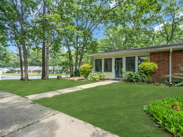 138 A Farrington Court, Lakewood, NJ 08701