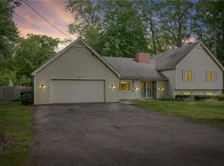 8 Westgate Rd, Cumberland, RI 02864