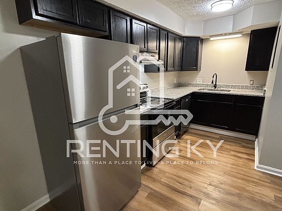 3rd image of 1644 Foxhaven Dr #27