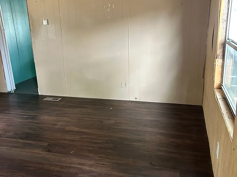 23765 Lawrence Ave — Photo 30