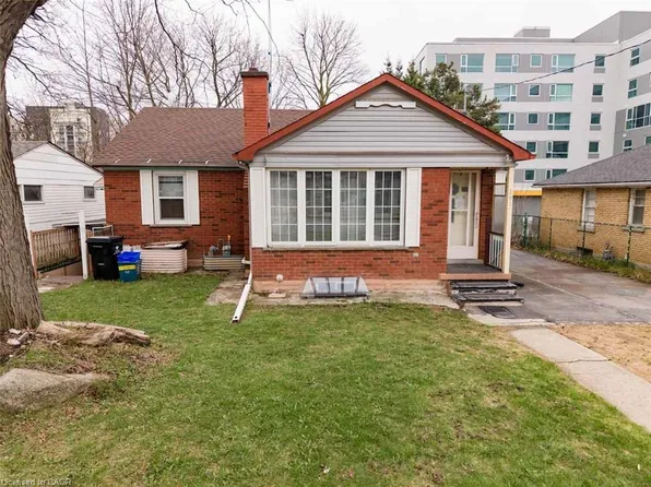 291 Albert St, Waterloo, ON N2L 3T9