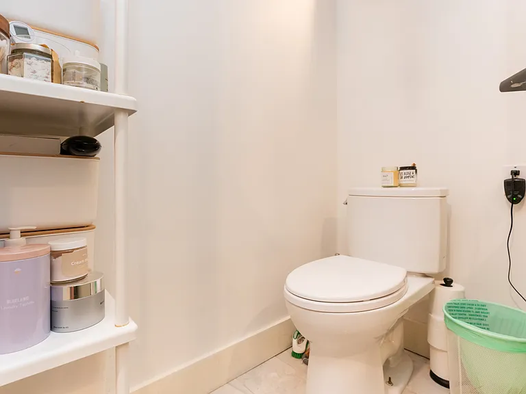 196 Freeman St #1C — Photo 9