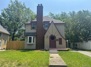 910 Spence St, Pontiac, MI 48340