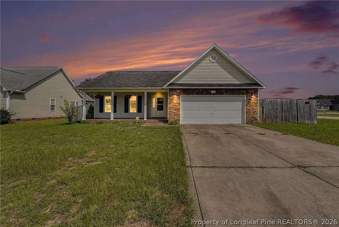 3 bed, 2.0 bath, 1258 sqft, $1,900 — Photo 2