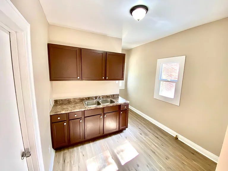 4229 Vermont St — Photo 3