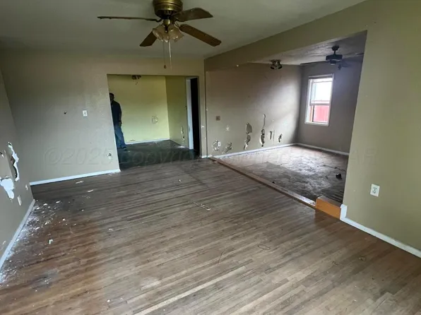 302 S Robey Ave, Fritch, TX 79036