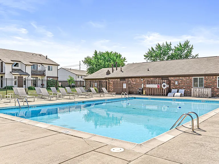Estates of Creekside Apartments — Photo 25