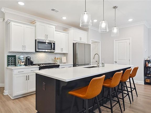 5th image of 765 Trevett Way
