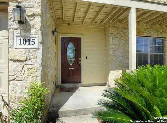2nd image of 1015 Magnolia Crst