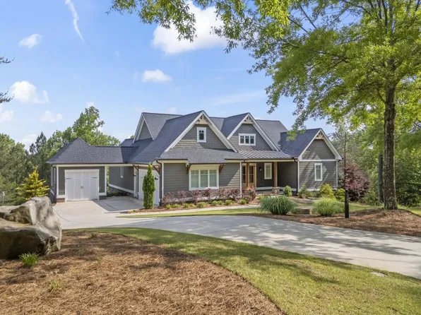 383 Currahee Club Dr, Toccoa, GA 30577