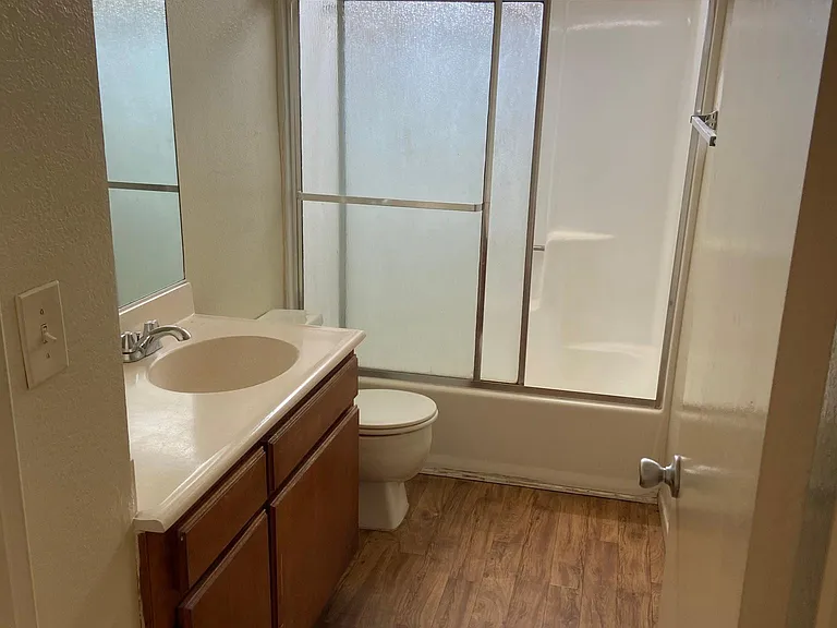 4438 W 134th St #4 — Photo 7
