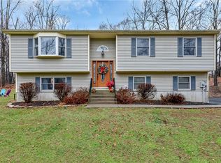 14 McNamara Dr, Campbell Hall, NY 10916