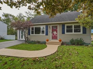 8385 Zenith Dr, Baldwinsville, NY 13027