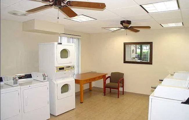Creek Bend Heights Apartments — Photo 7