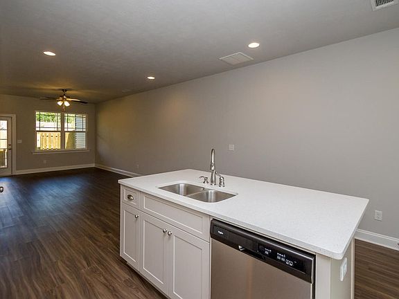 4th image of 1802 Butternut Dr #1B